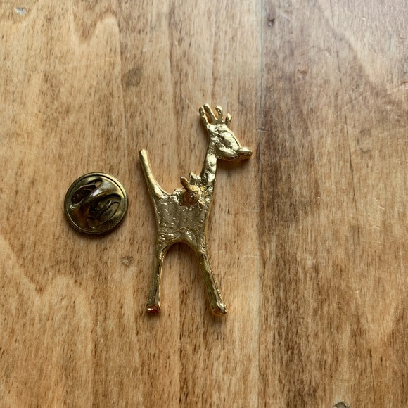 Vintage reindeer brooch (pin) - Picture 4 of 5